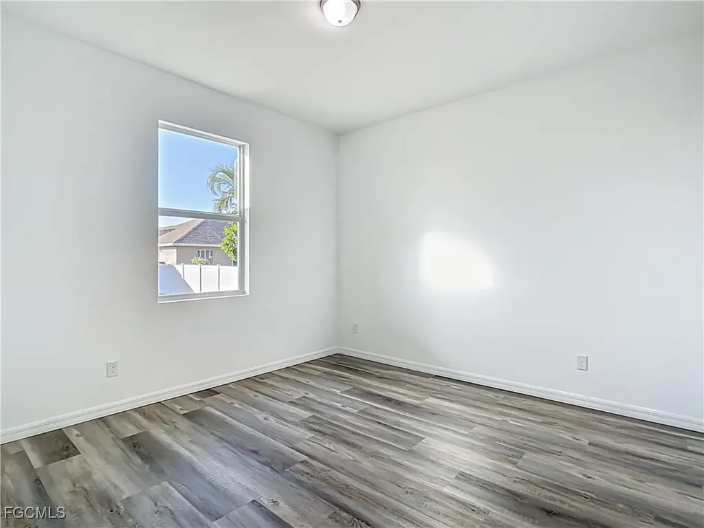 2518 NW 10th Terrace Cape Coral FL 33993