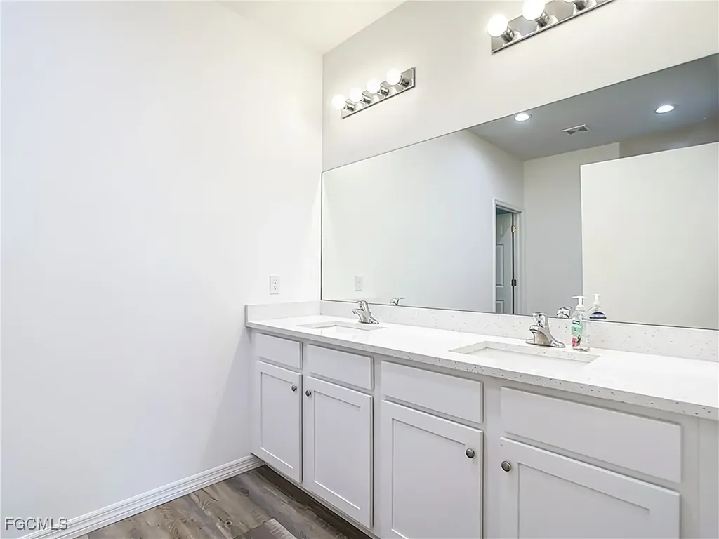 2518 NW 10th Terrace Cape Coral FL 33993