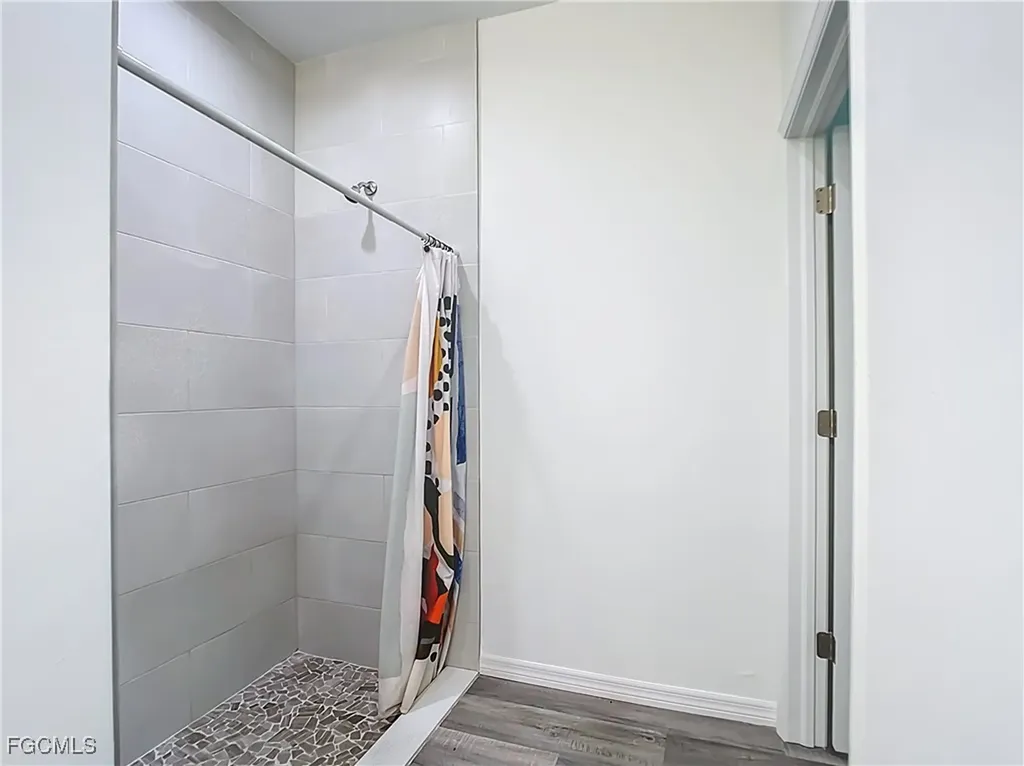 2518 NW 10th Terrace Cape Coral FL 33993