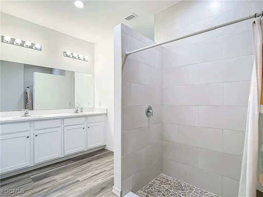 2518 NW 10th Terrace Cape Coral FL 33993