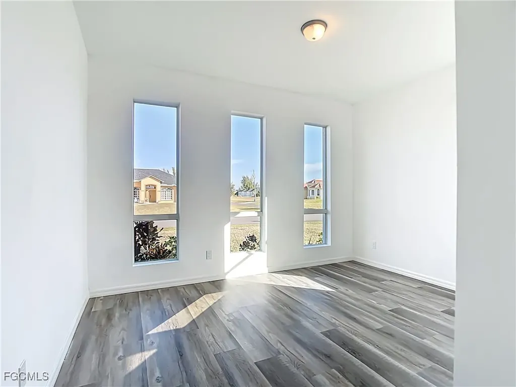 2518 NW 10th Terrace Cape Coral FL 33993