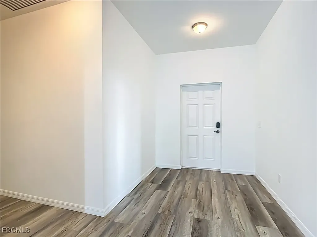 2518 NW 10th Terrace Cape Coral FL 33993