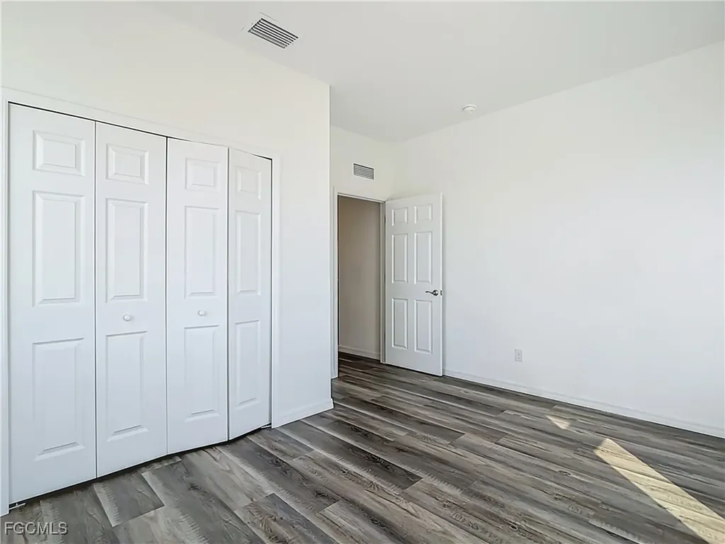 2518 NW 10th Terrace Cape Coral FL 33993