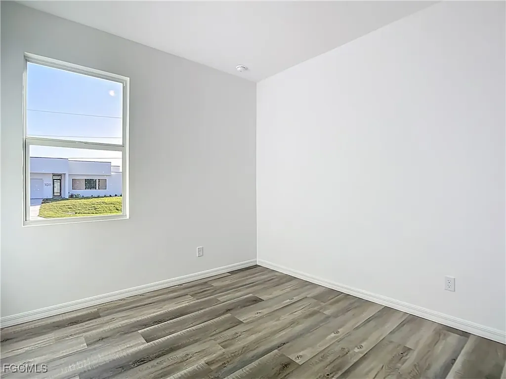 2518 NW 10th Terrace Cape Coral FL 33993