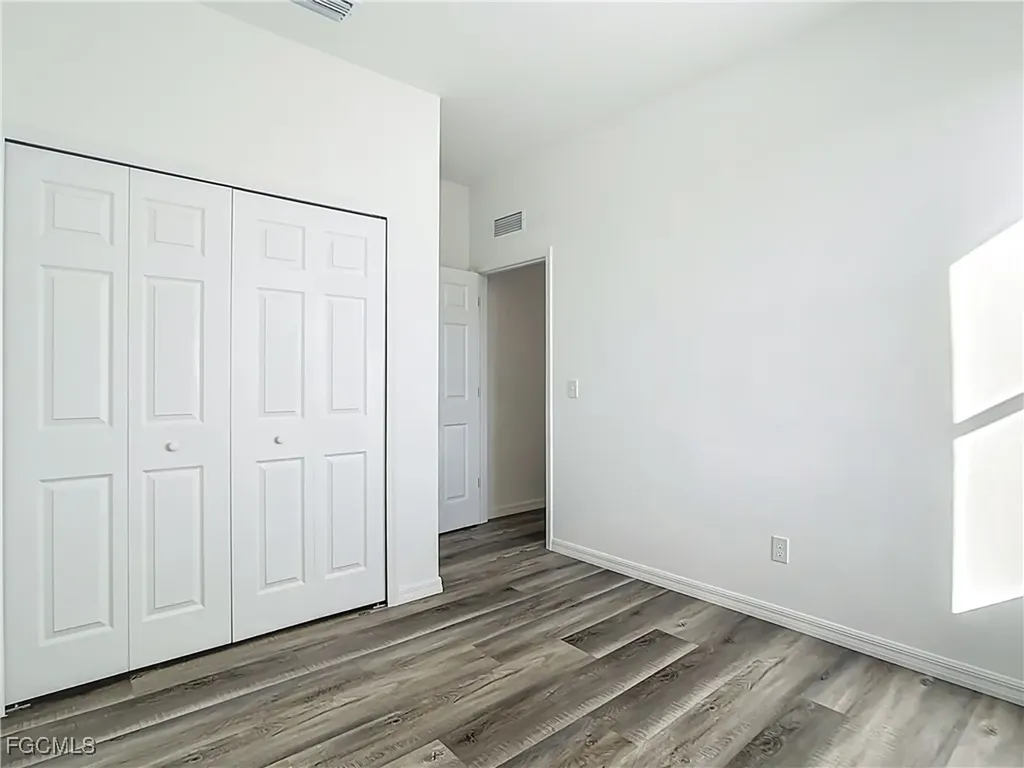 2518 NW 10th Terrace Cape Coral FL 33993