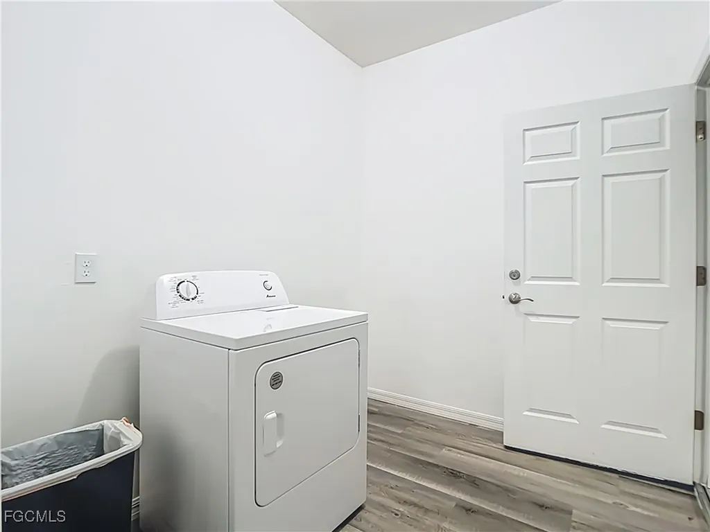 2518 NW 10th Terrace Cape Coral FL 33993