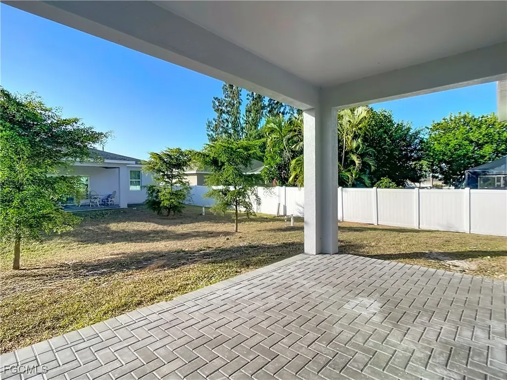 2518 NW 10th Terrace Cape Coral FL 33993