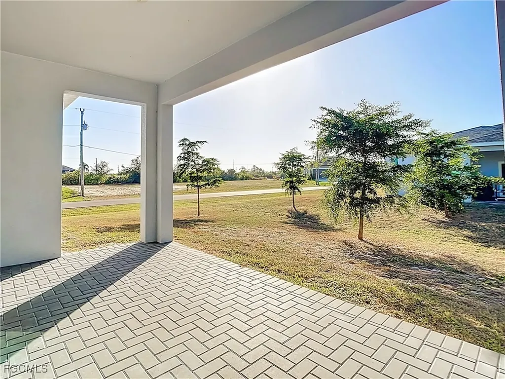 2518 NW 10th Terrace Cape Coral FL 33993