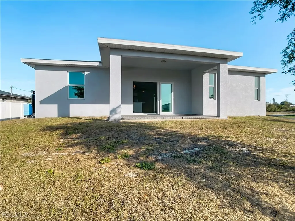 2518 NW 10th Terrace Cape Coral FL 33993