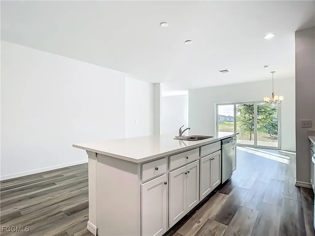 2518 NW 10th Terrace Cape Coral FL 33993