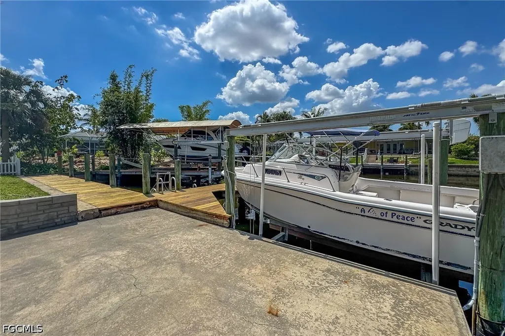 3316 SE 19th Place Cape Coral FL 33904