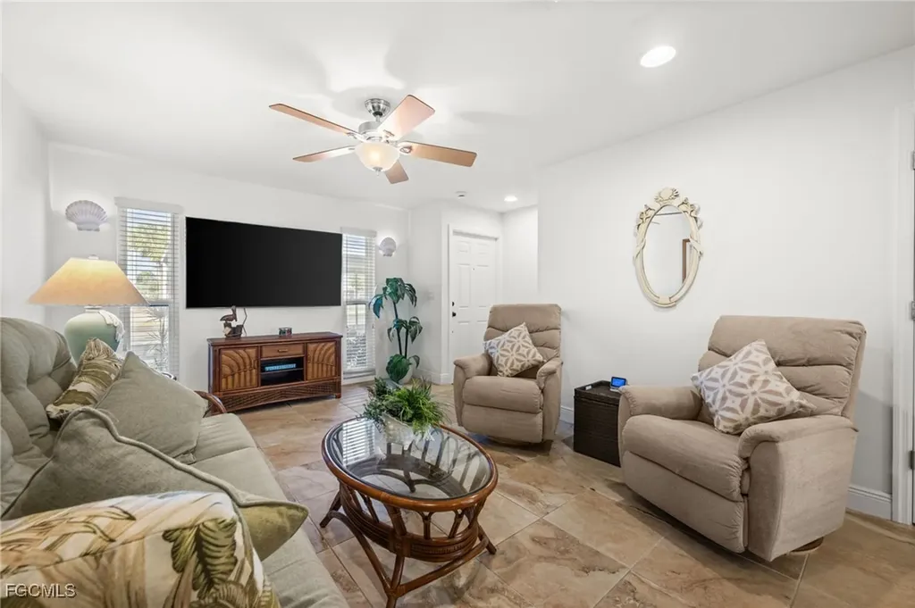 4803 SW Santa Barbara Court Cape Coral FL 33914