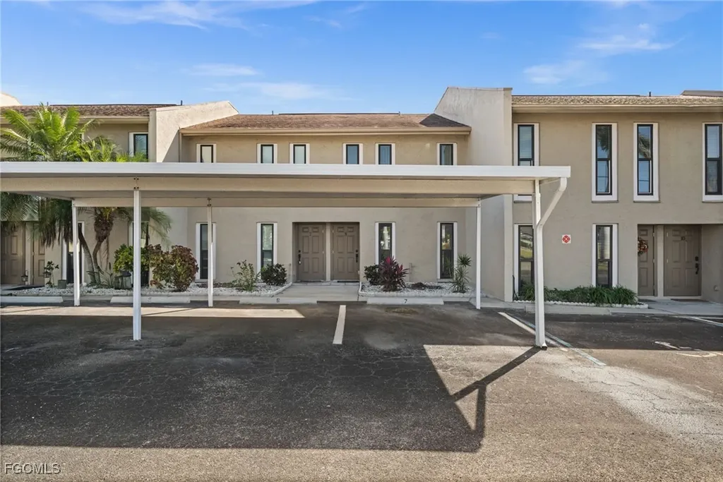 4803 SW Santa Barbara Court Cape Coral FL 33914