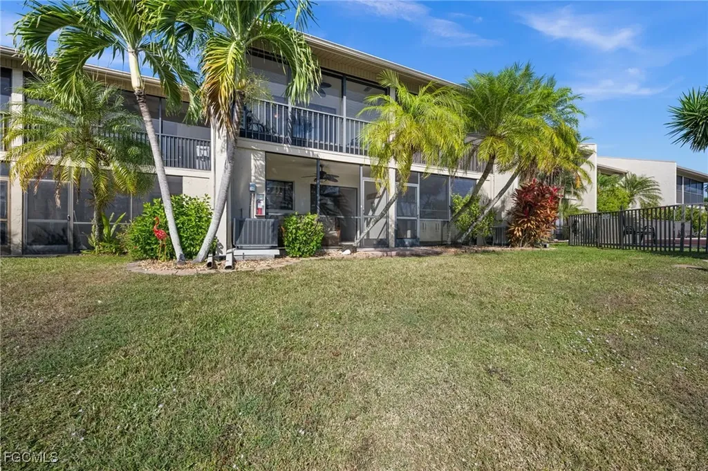 4803 SW Santa Barbara Court Cape Coral FL 33914