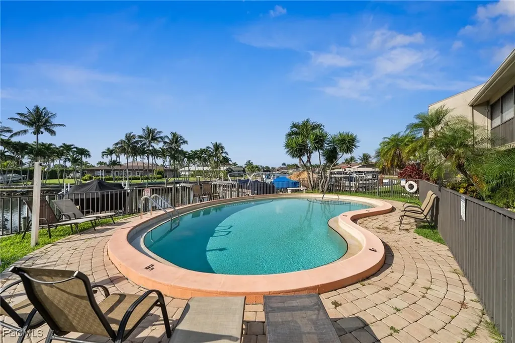 4803 SW Santa Barbara Court Cape Coral FL 33914