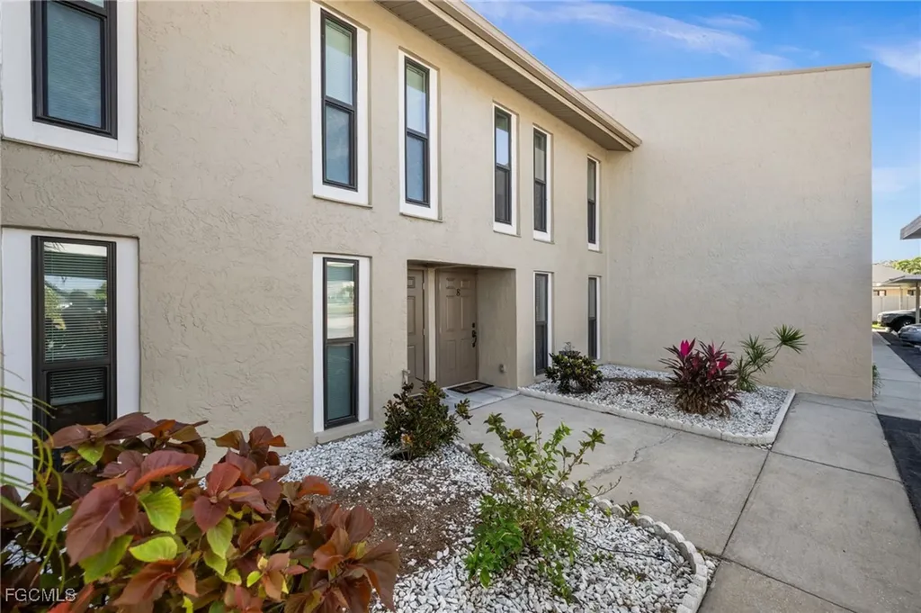 4803 SW Santa Barbara Court Cape Coral FL 33914