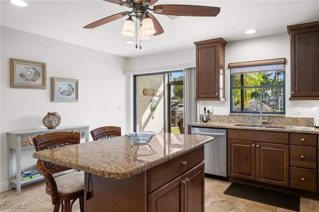 4803 SW Santa Barbara Court Cape Coral FL 33914