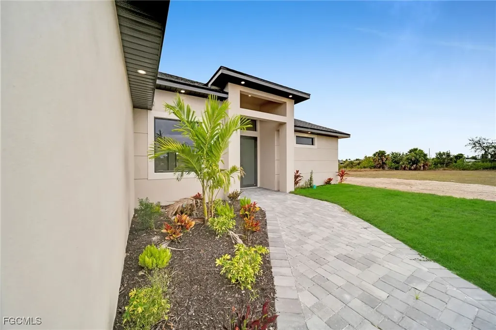 1007 NW 23rd Avenue Cape Coral FL 33993