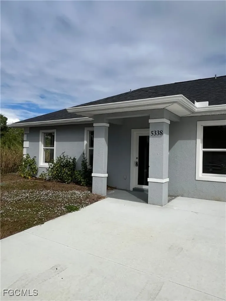 5336/5338 29th Street SW Lehigh Acres FL 33973