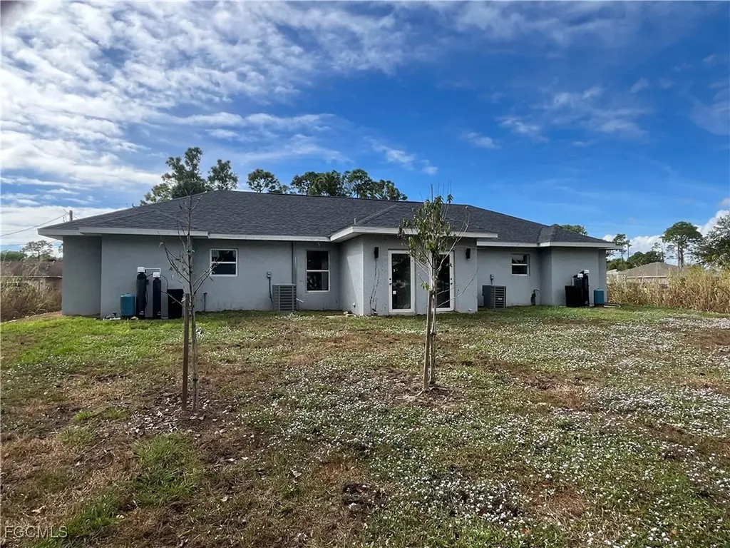 5336/5338 29th Street SW Lehigh Acres FL 33973