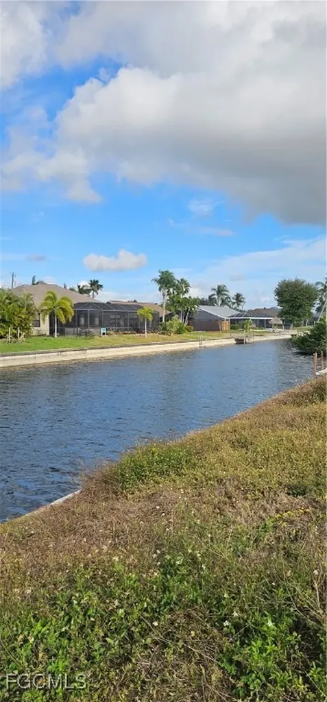 707 SW 35th Terrace Cape Coral FL 33914