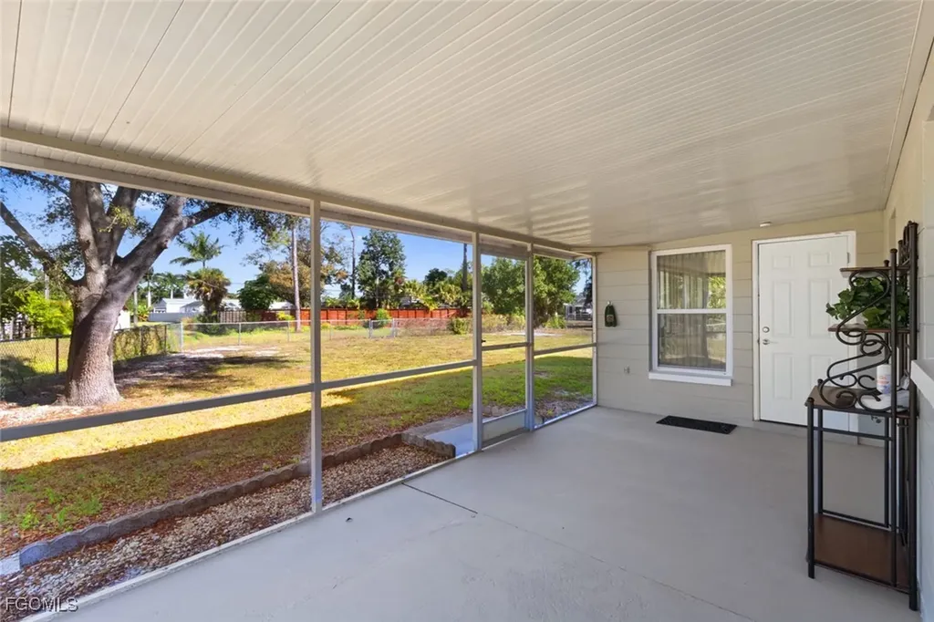 2307 Woodland Boulevard Fort Myers FL 33907