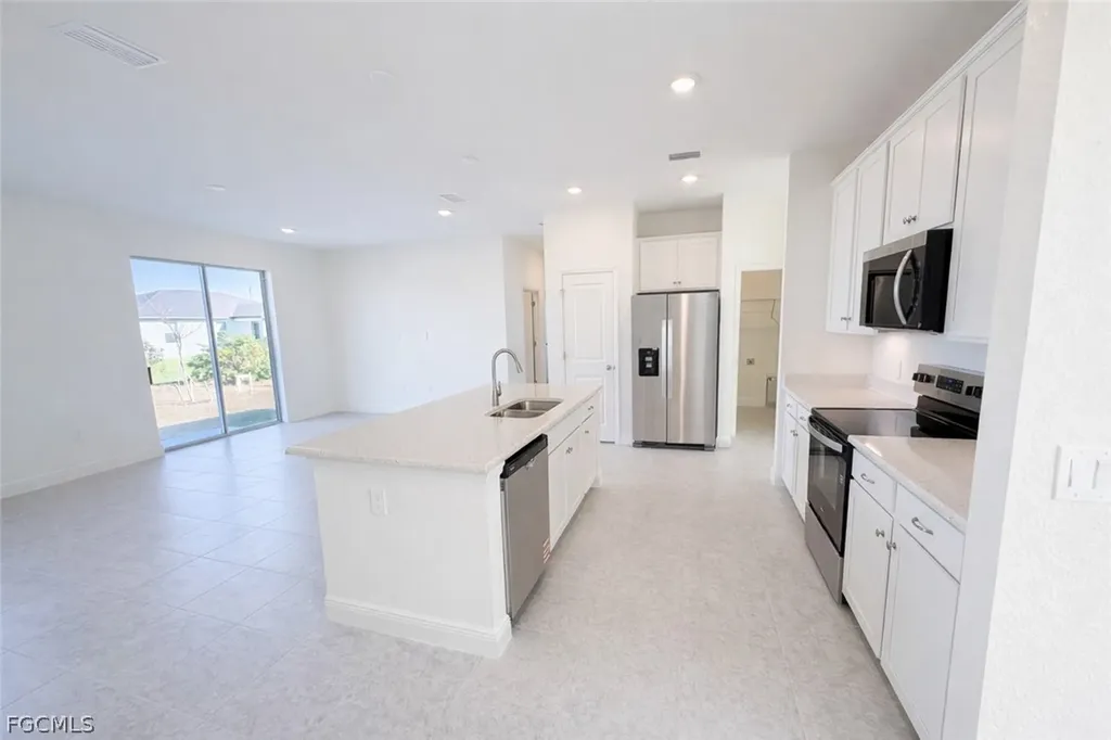 3529 NW 41st Place Cape Coral FL 33993