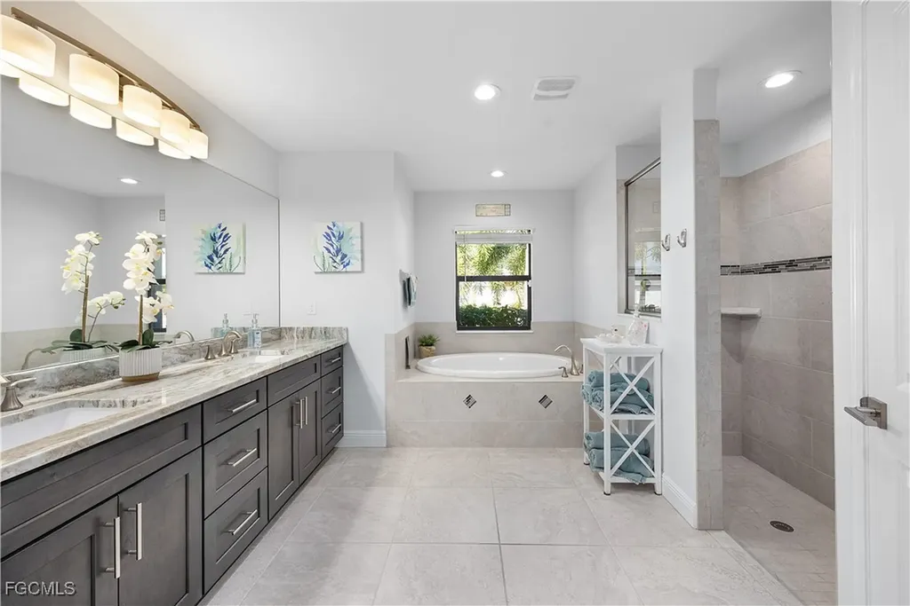 164 SE 23rd Street Cape Coral FL 33990