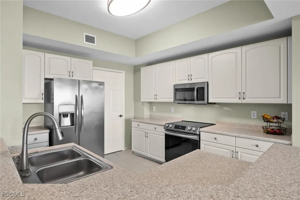 2797 1st Street Fort Myers FL 33916