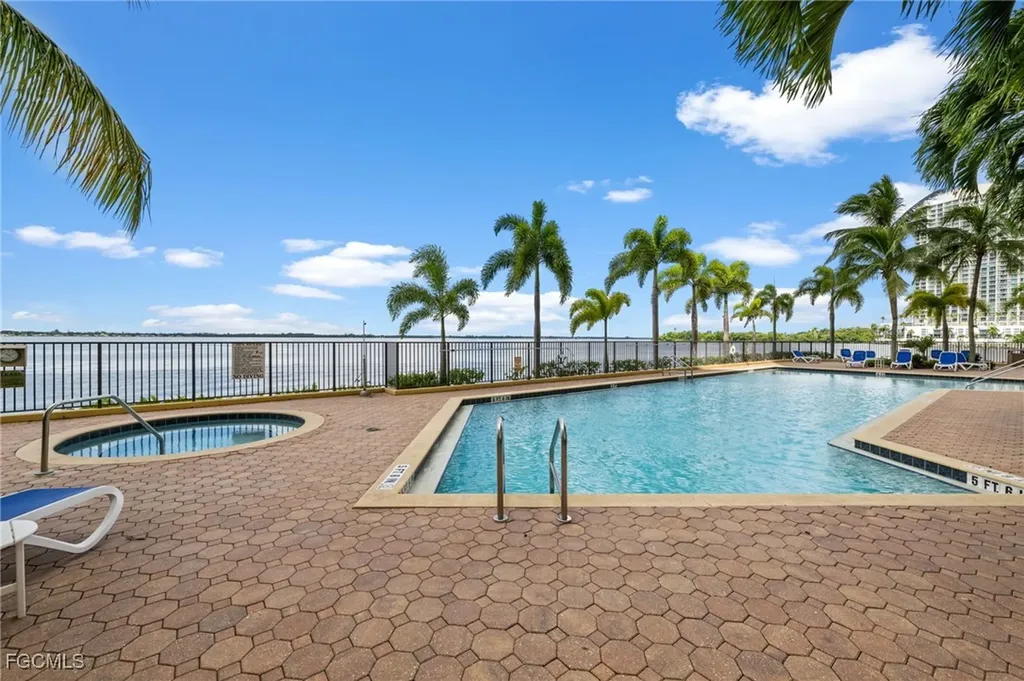 2797 1st Street Fort Myers FL 33916