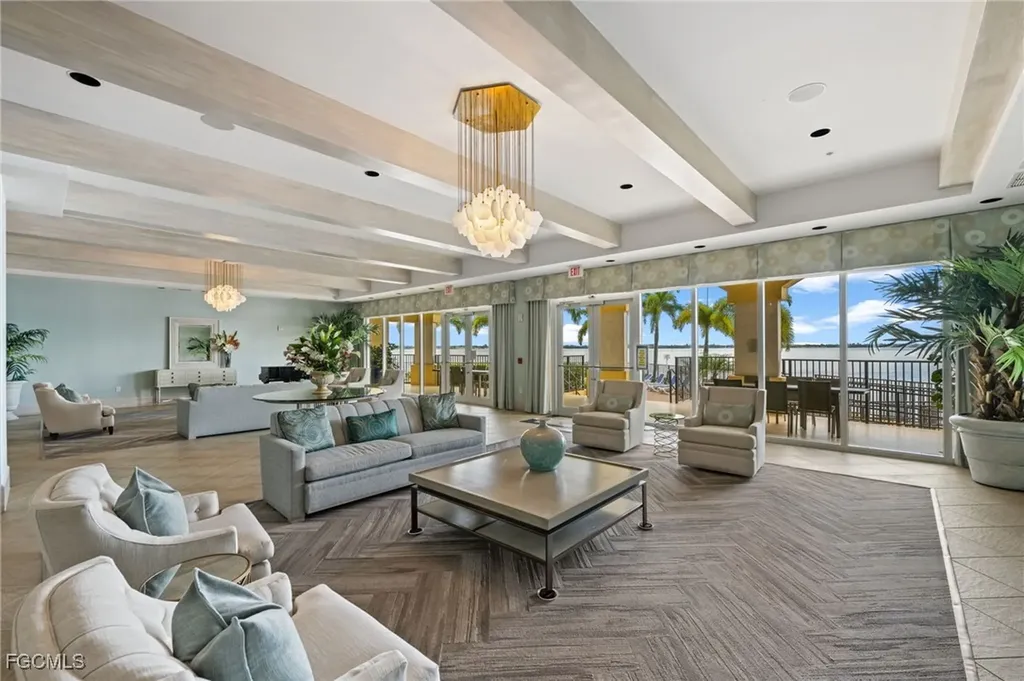 2797 1st Street Fort Myers FL 33916