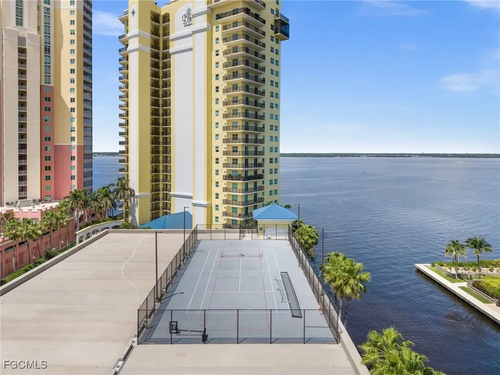 2797 1st Street Fort Myers FL 33916