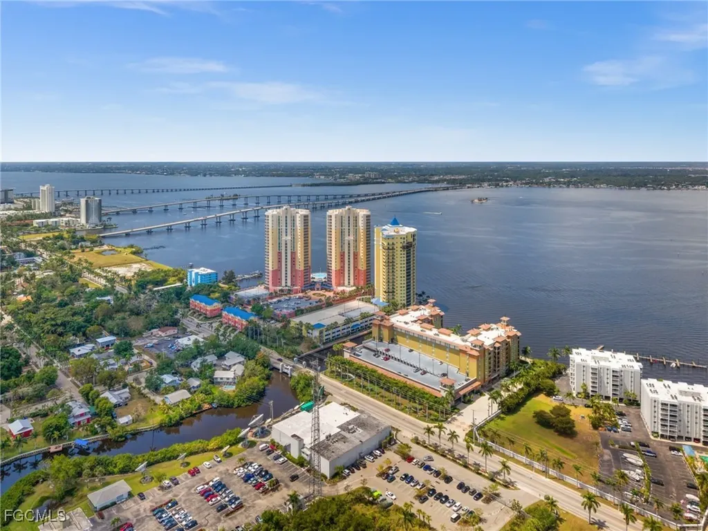 2797 1st Street Fort Myers FL 33916