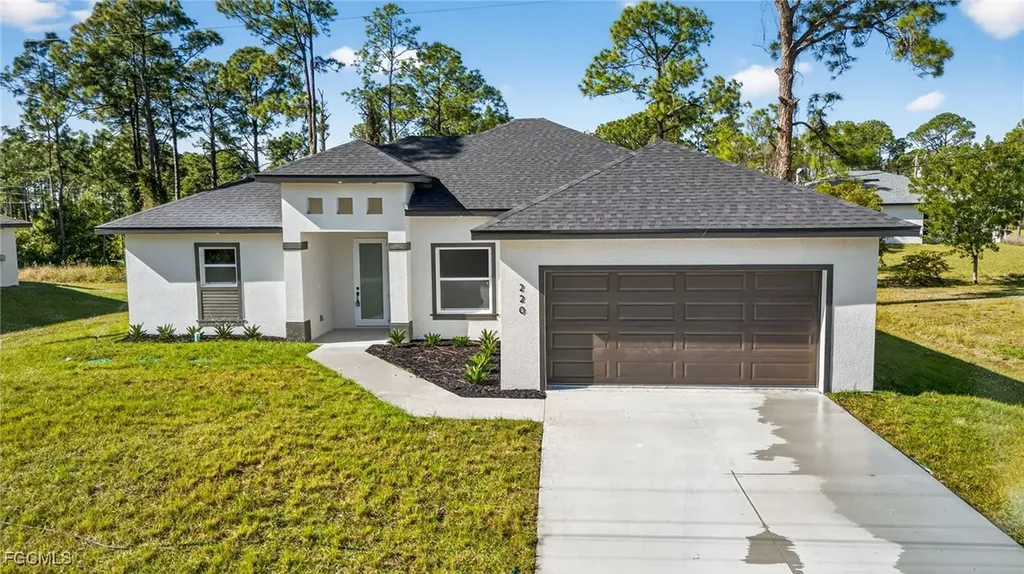 220 Lomax Avenue S Lehigh Acres FL 33974