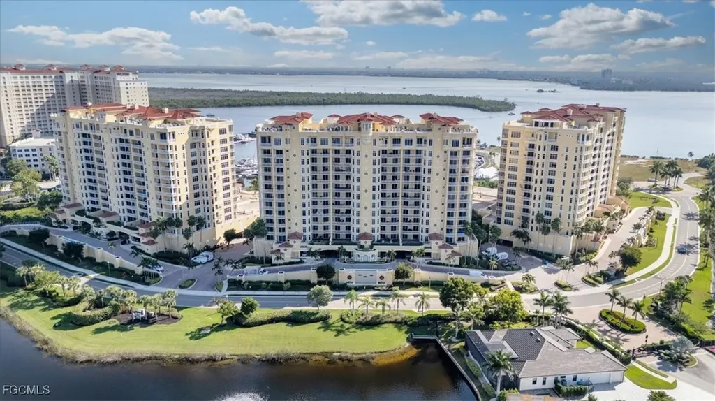 6061 Silver King Boulevard Cape Coral FL 33914