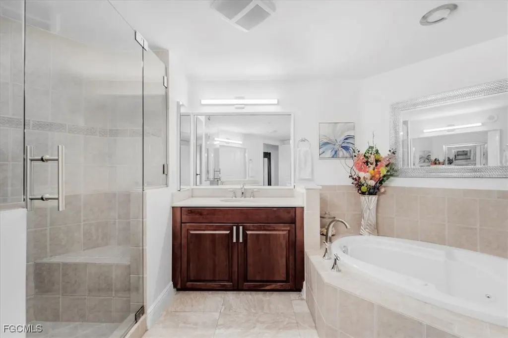 6061 Silver King Boulevard Cape Coral FL 33914