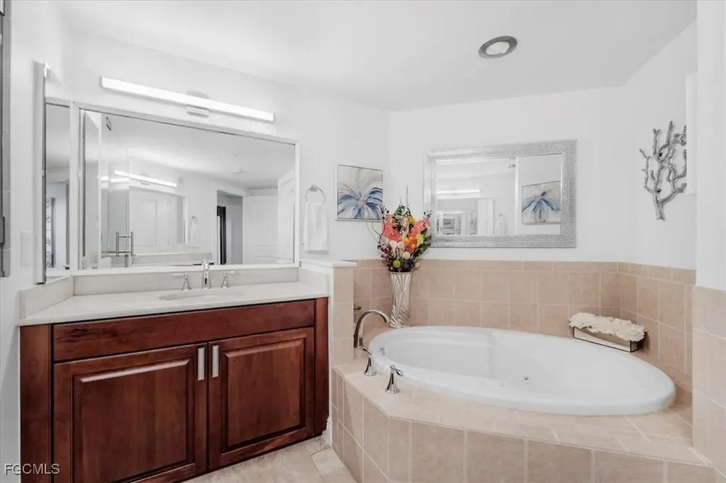 6061 Silver King Boulevard Cape Coral FL 33914