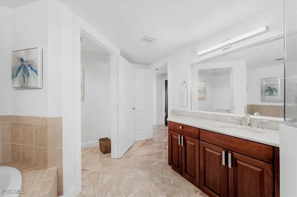6061 Silver King Boulevard Cape Coral FL 33914