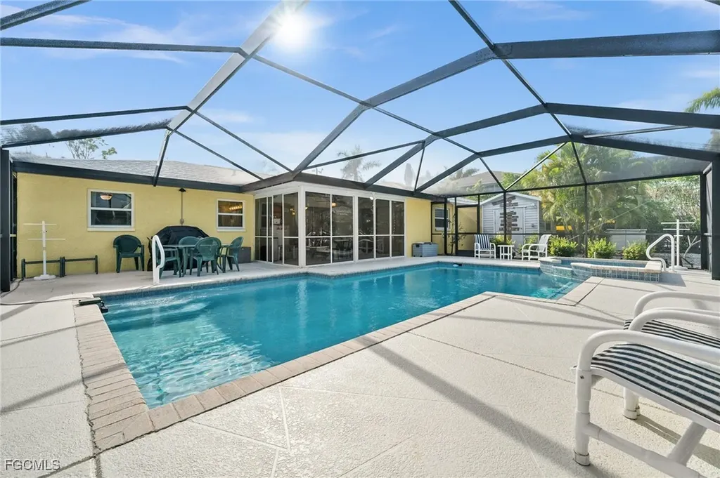 3462 Pinetree Drive St. James City FL 33956