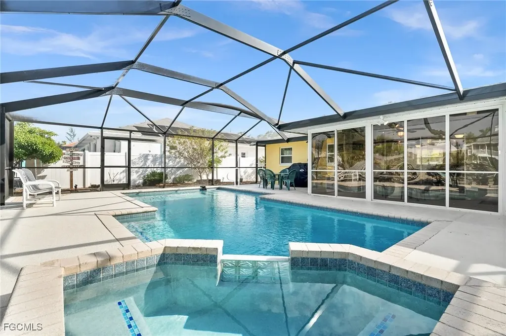 3462 Pinetree Drive St. James City FL 33956