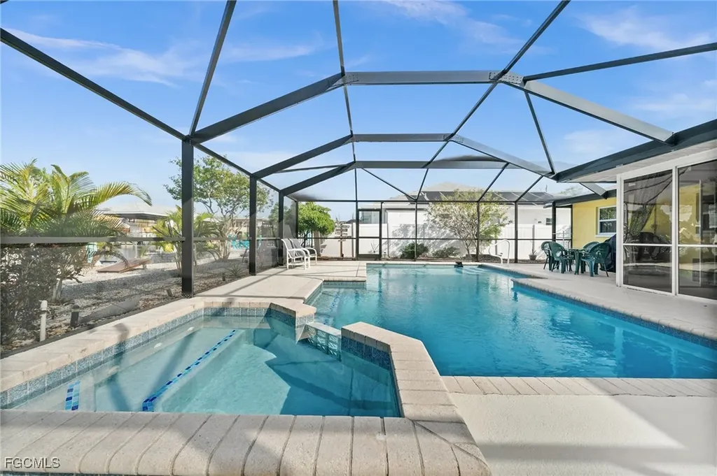 3462 Pinetree Drive St. James City FL 33956
