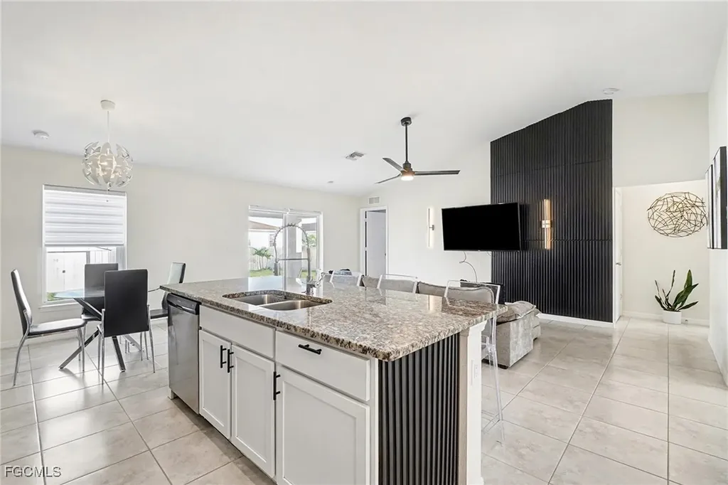2219 NW 5th Street Cape Coral FL 33993