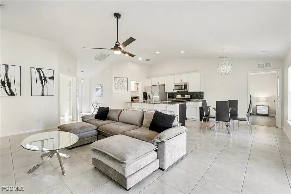 2219 NW 5th Street Cape Coral FL 33993