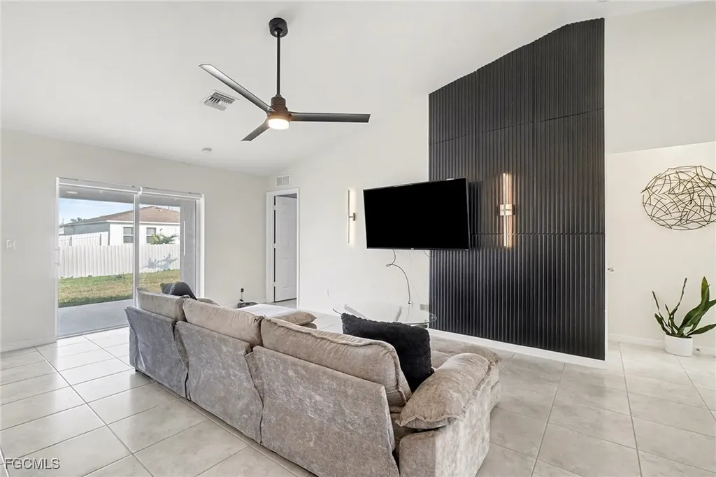 2219 NW 5th Street Cape Coral FL 33993