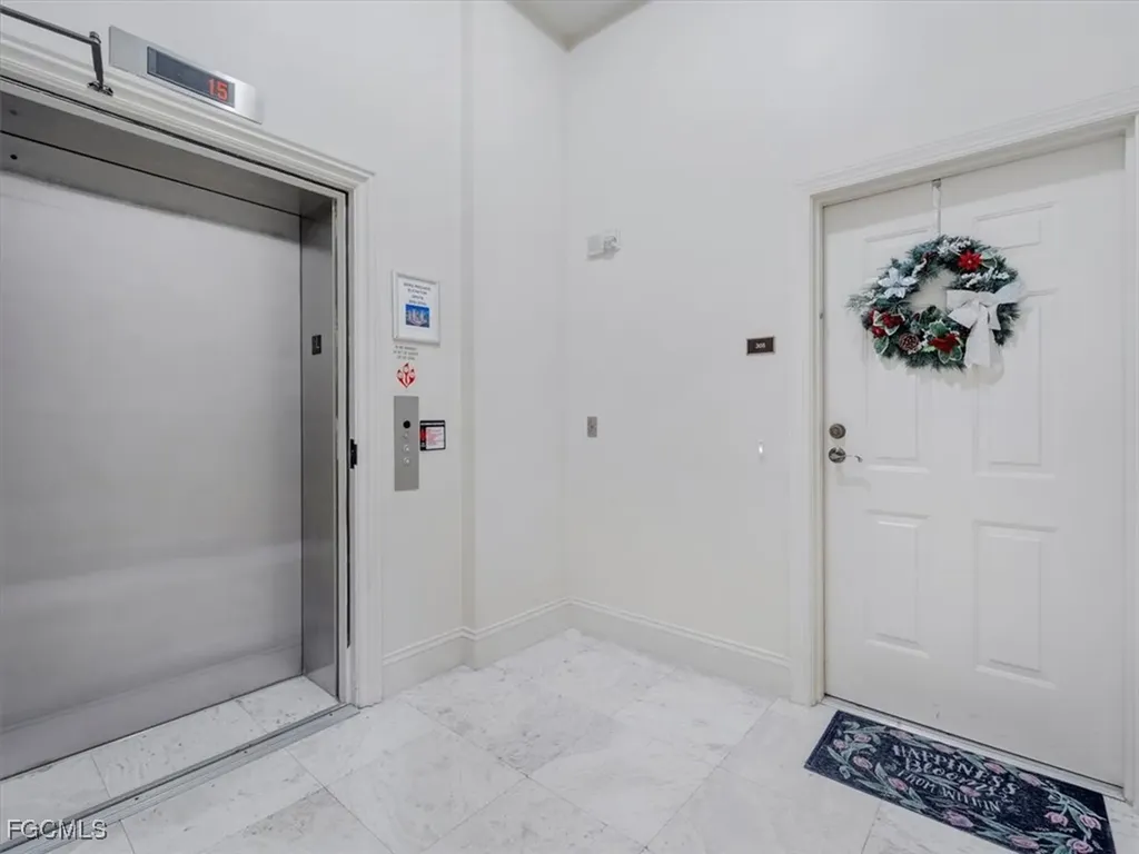 2745 1st Street Fort Myers FL 33916