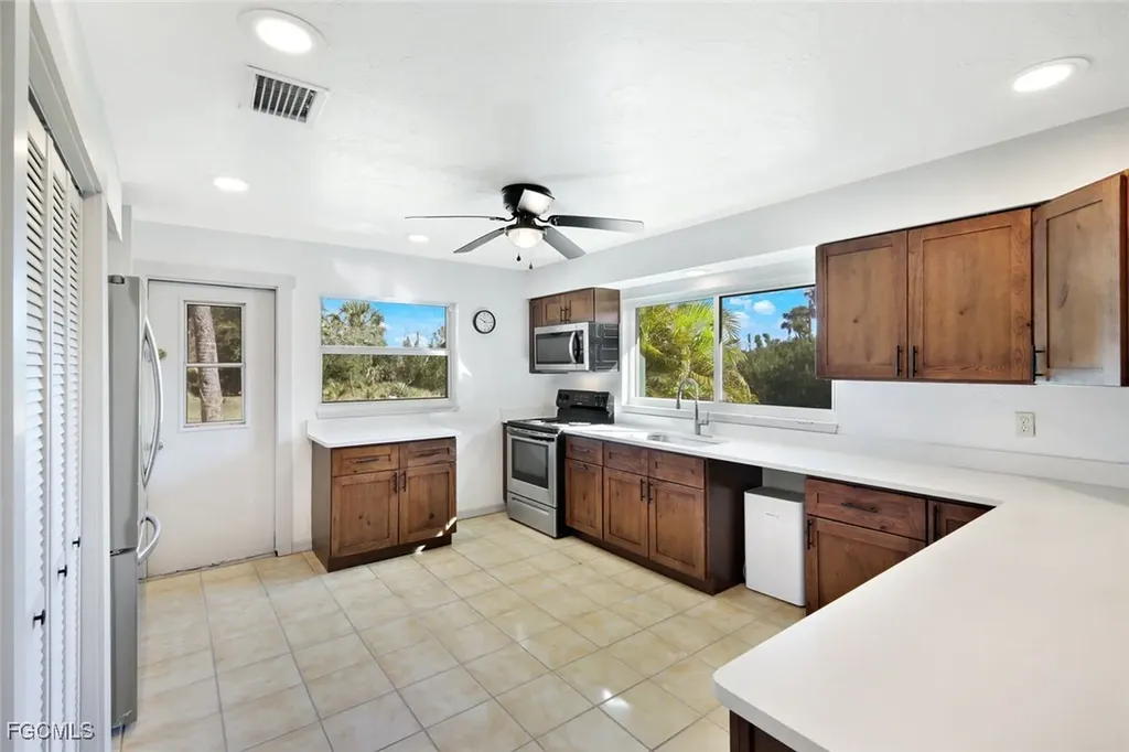 4619 Rue Bayou Sanibel FL 33957