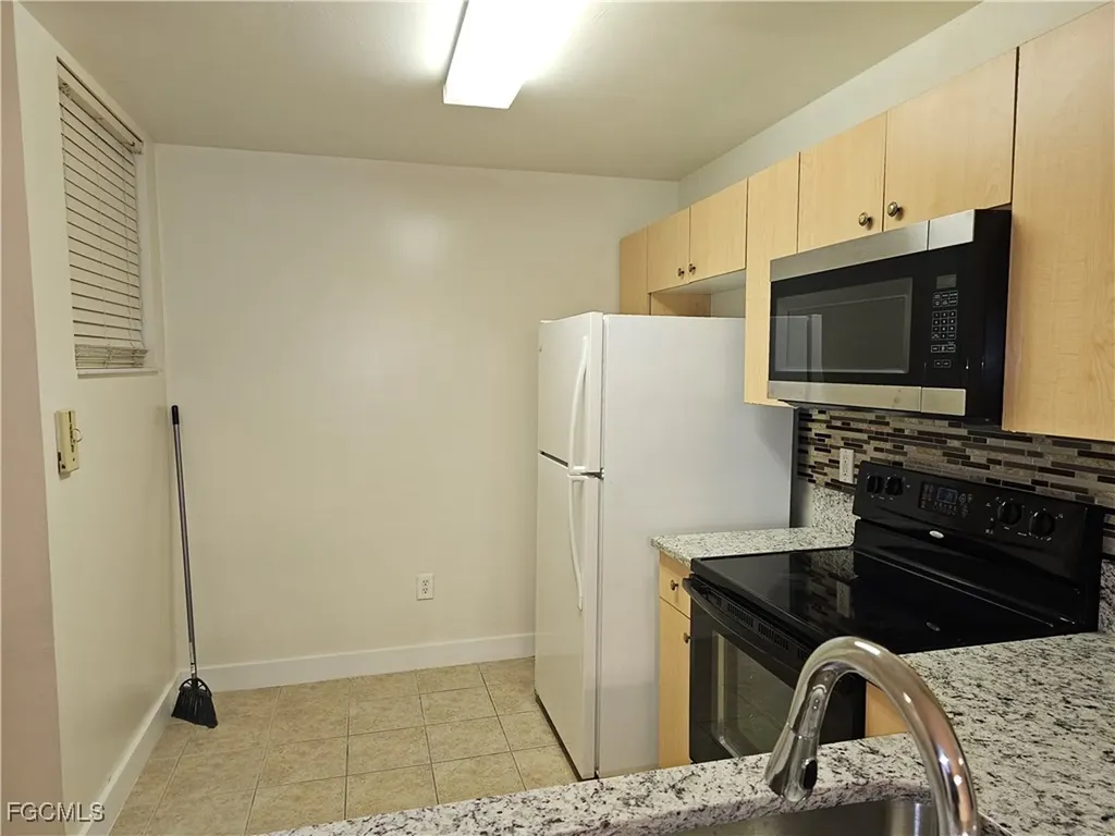 4104 Bellasol Circle Fort Myers FL 33916