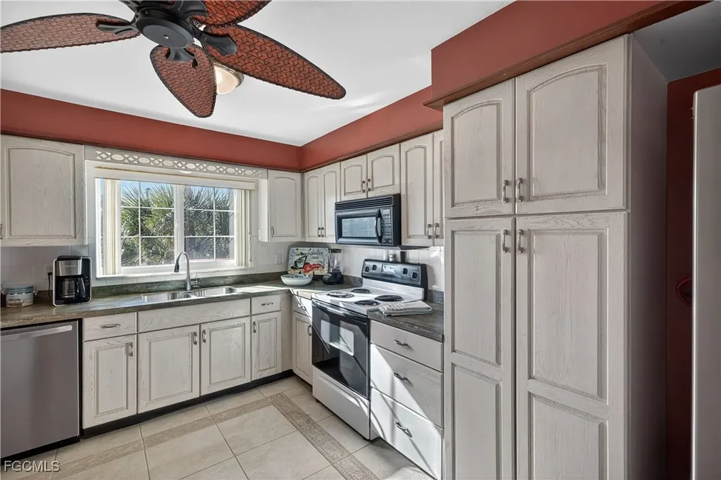 15321 Christine Way Fort Myers FL 33908