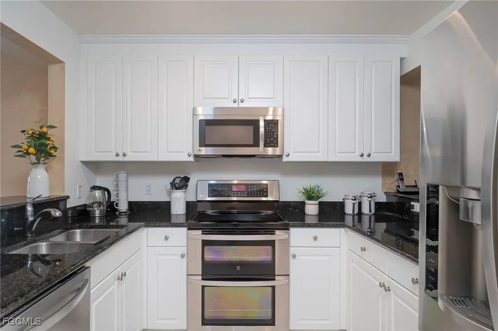 2080 W 1st Street Fort Myers FL 33901