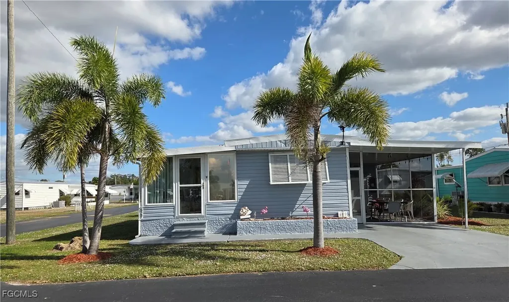 629 Vista Drive North Fort Myers FL 33917